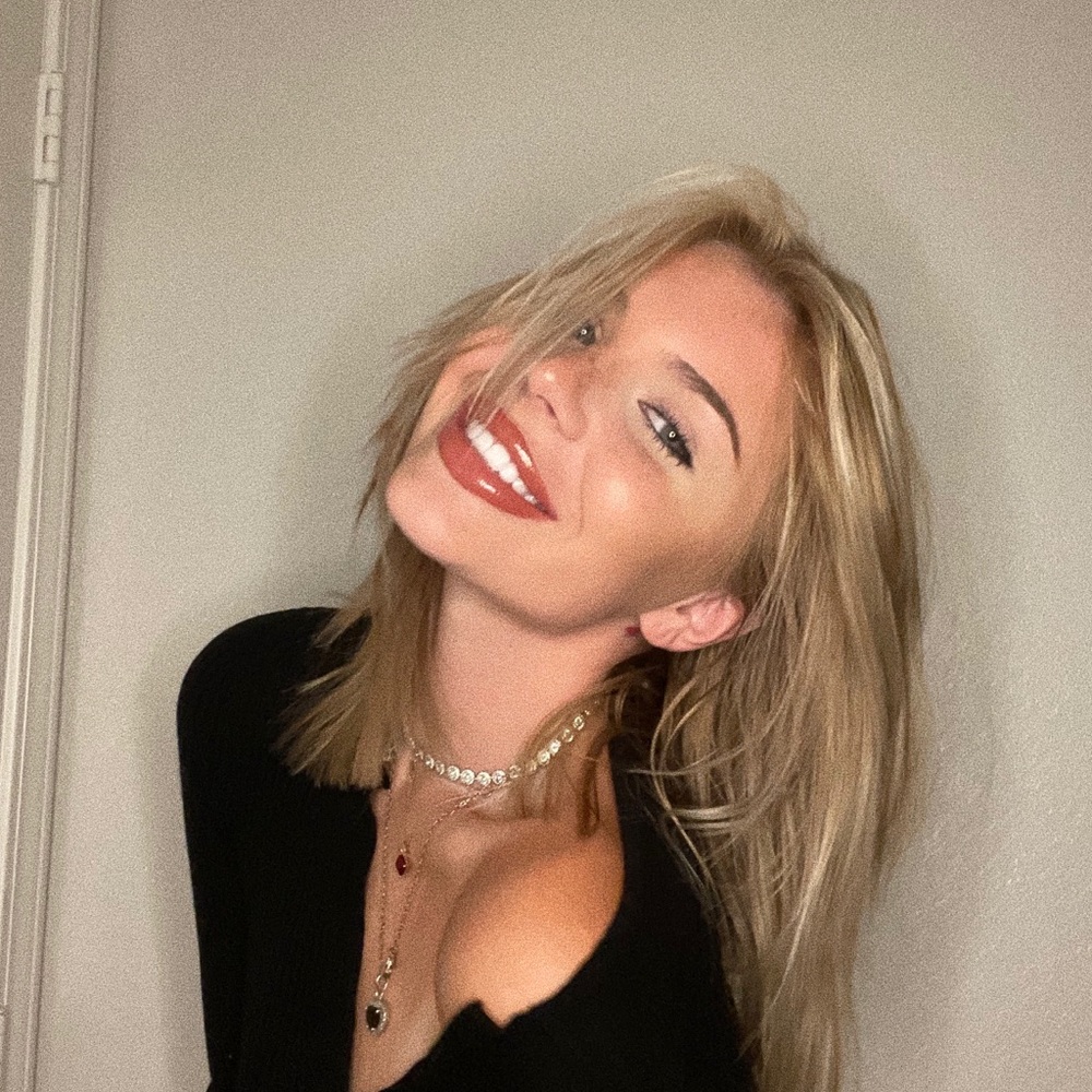 Meet your Posher, Cecily